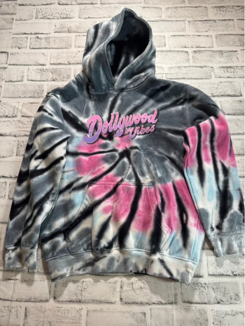Youth Dollywood tie-dye sweatshirt hoodie size large